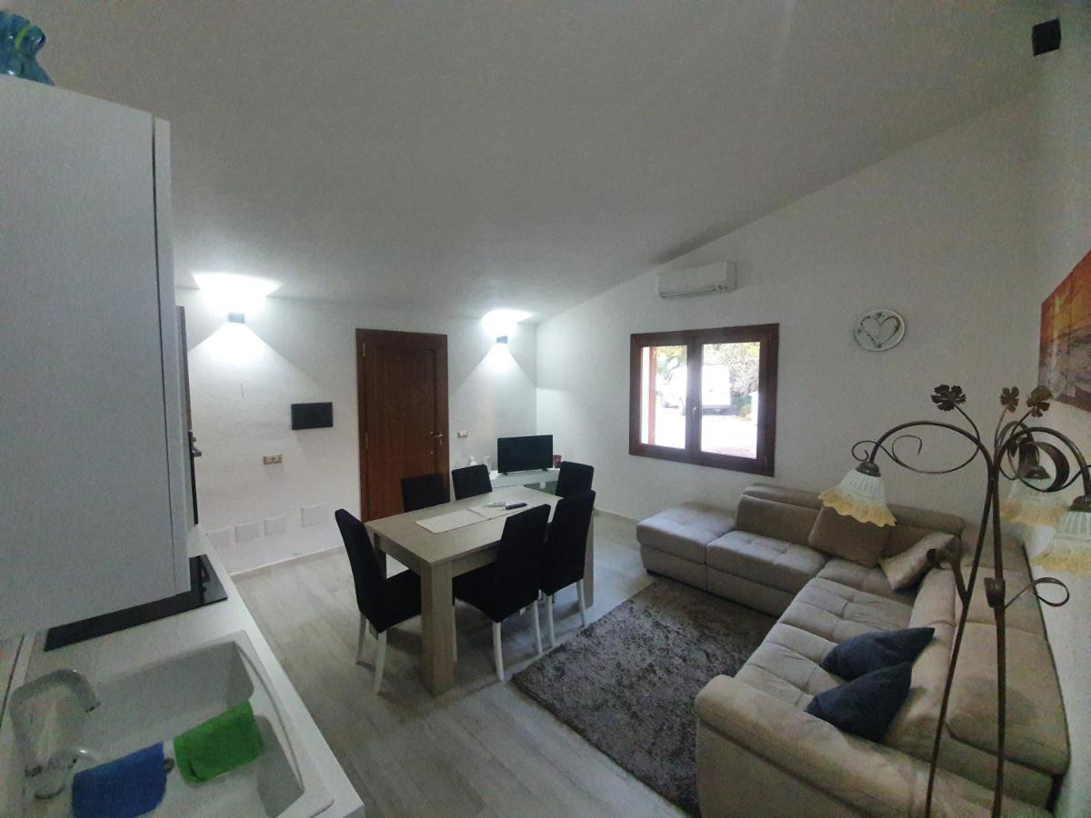 Appartamento Stangoni Badesi Luaran gambar