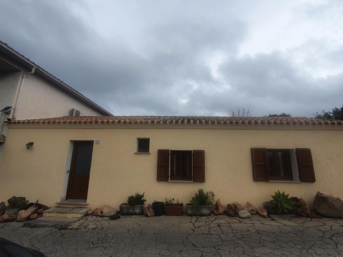 Appartamento Stangoni Badesi Luaran gambar